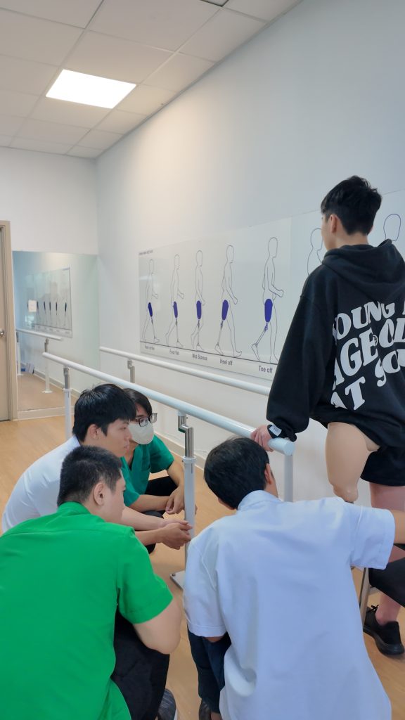 cụt 1 chân chơi thể thao