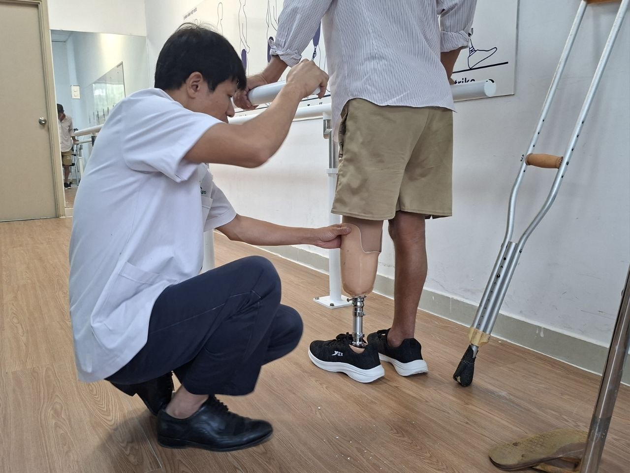 lắp chân giả sài gòn