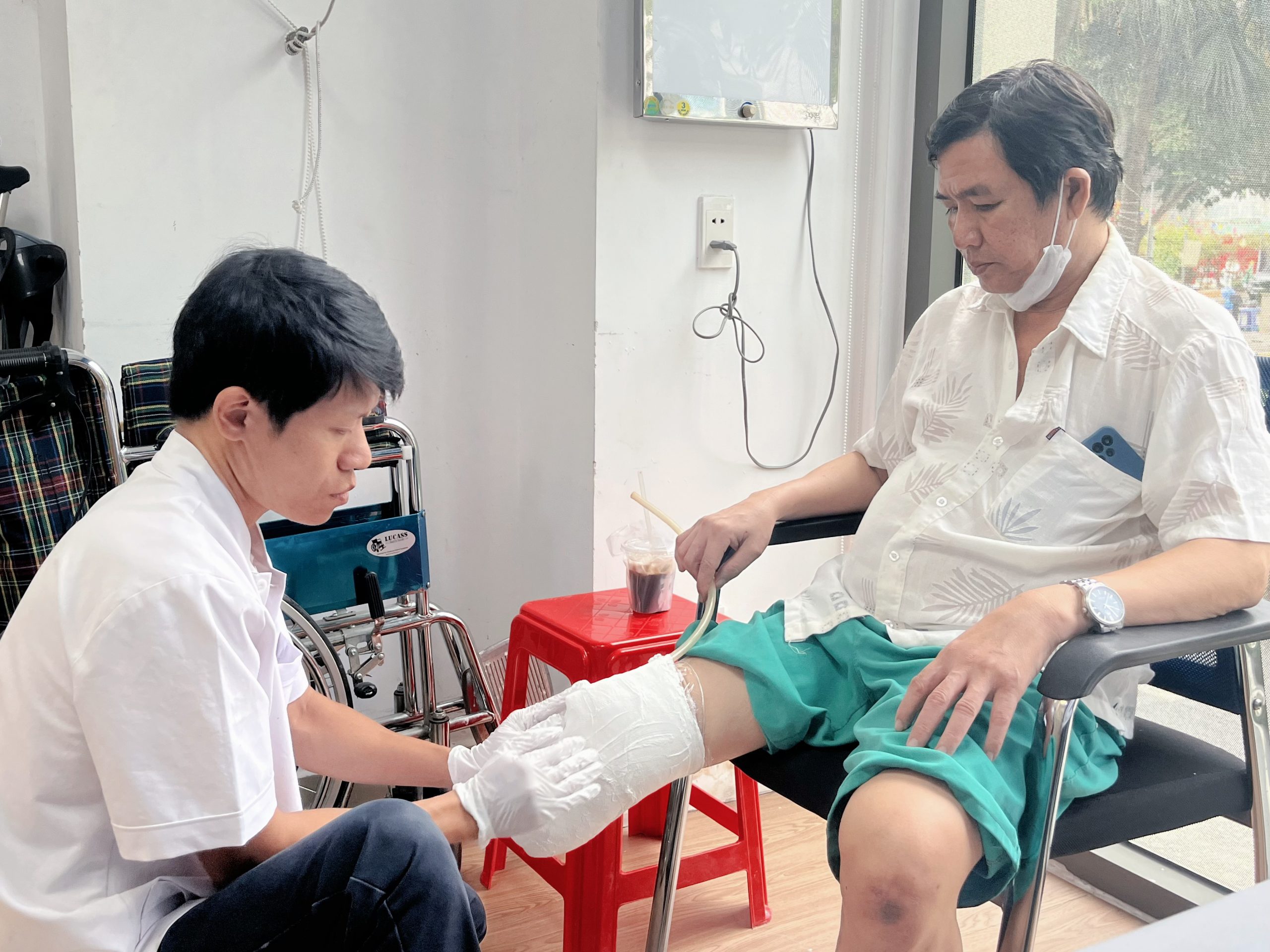 chân giả hồ chí minh