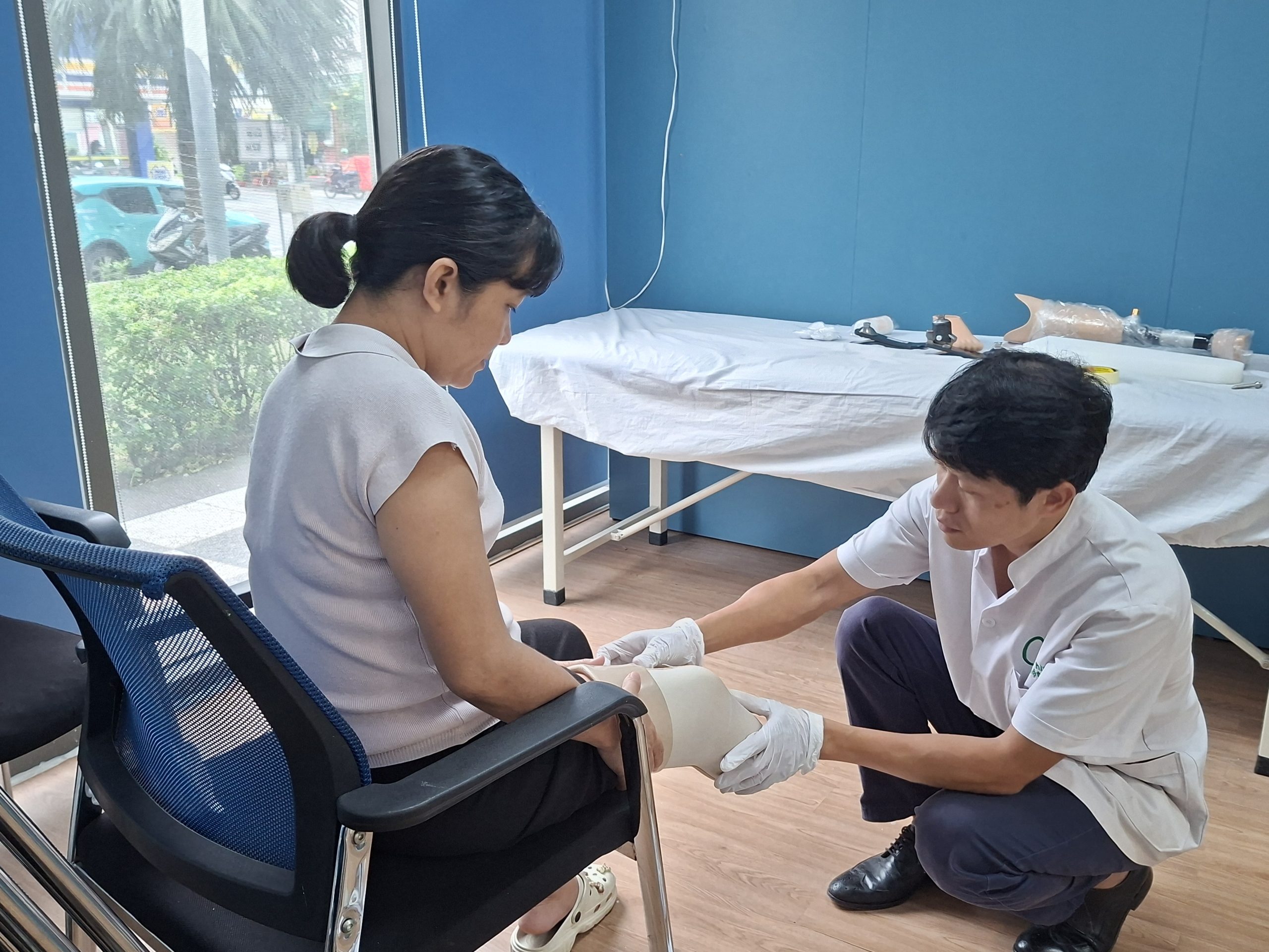 phục hồi vận động cho người cụt chi dưới